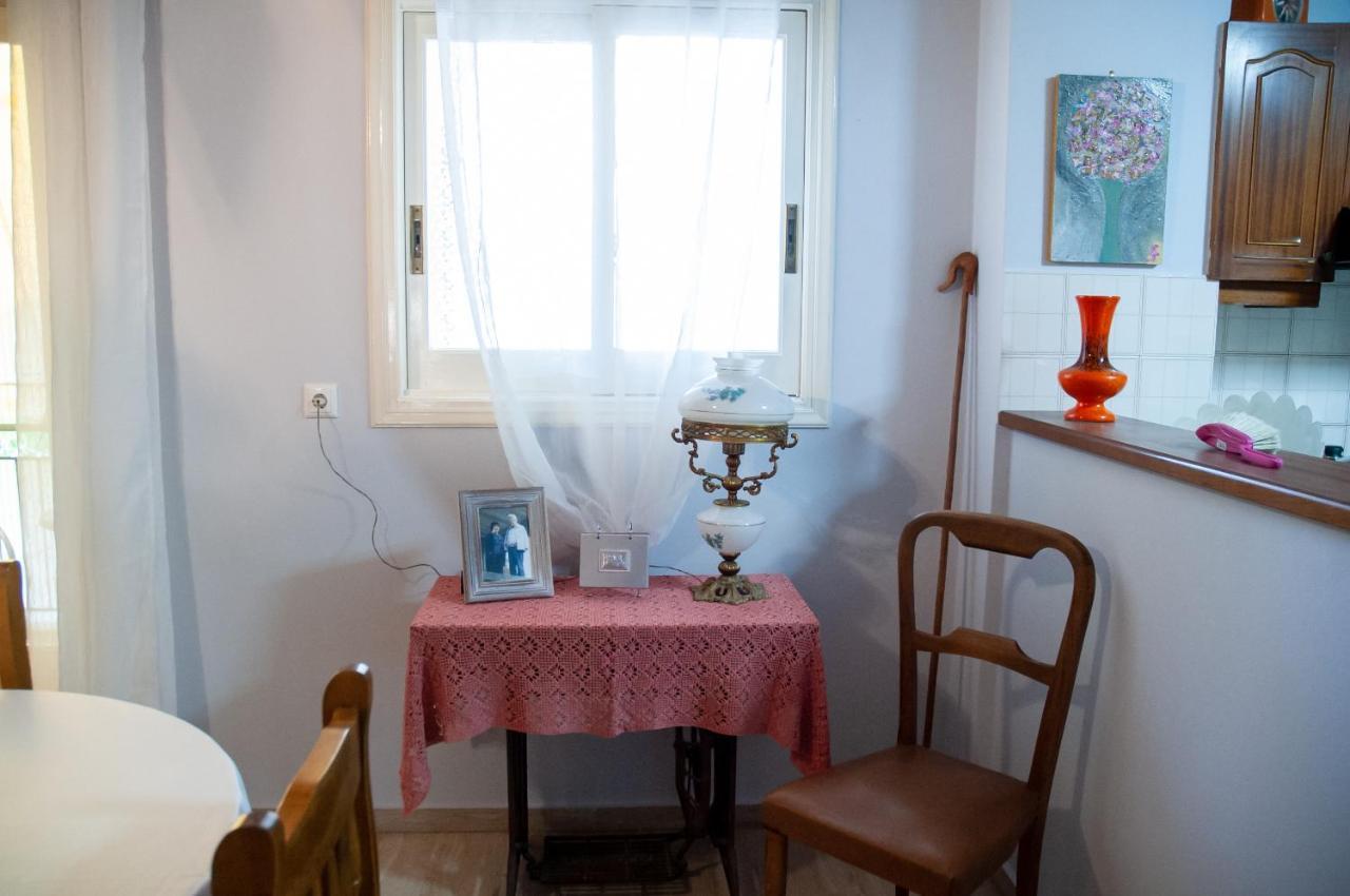 Mid Century Modern Apartment - Atelier Ancient Olympia Esterno foto